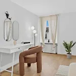 بيت للعطل Bat Solutions Altstadt - Alles Was Ein Nicht Bietet - Direkt Am Beruehmten Wasserfall - 151 Qm Stadthaus Von 1732 Fuer 12 Personen - Dachterrasse Mit Grill & Weinbergblick - Garage & Weinkeller