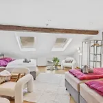 Bat Solutions Altstadt - Alles Was Ein Nicht Bietet - Direkt Am Beruehmten Wasserfall - 151 Qm Stadthaus Von 1732 Fuer 12 Personen - Dachterrasse Mit Grill & Weinbergblick - Garage & Weinkeller *