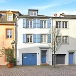 Bat Solutions Altstadt - Alles Was Ein Nicht Bietet - Direkt Am Beruehmten Wasserfall - 151 Qm Stadthaus Von 1732 Fuer 12 Personen - Dachterrasse Mit Grill & Weinbergblick - Garage & Weinkeller *
