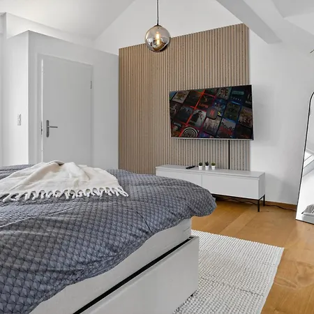 3 Queen Beds Waterfall Garage Terrace Center Vakantiehuis Saarburg