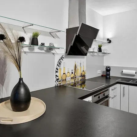 3 Queen Beds Waterfall Garage Terrace Center Vakantiehuis Saarburg