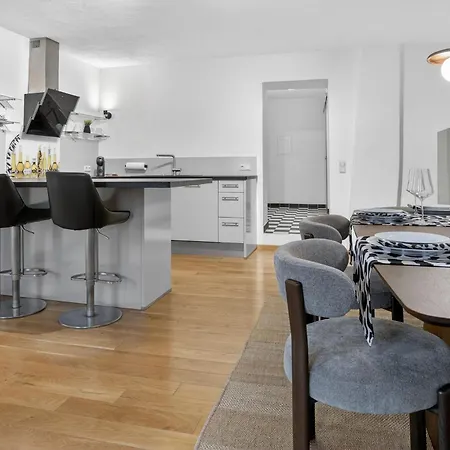 Bat Home Solutions Saarburg Altstadt - Alles Was Ein Hotel Nicht Bietet - Direkt Am Beruehmten Wasserfall - 151 Qm Stadthaus Von 1732 Fuer 12 Personen - Dachterrasse Mit Grill & Weinbergblick - Garage & Weinkeller Prázdninový dům