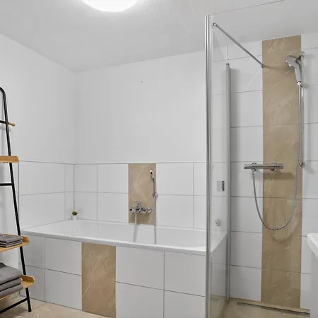 Vakantiehuis 3 Queen Beds Waterfall Garage Terrace Center *