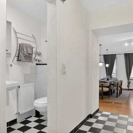 3 Queen Beds Waterfall Garage Terrace Center Saarburg