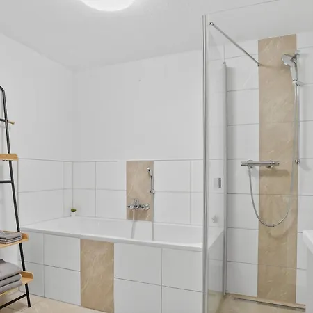 Bat Solutions Altstadt - Alles Was Ein Nicht Bietet - Direkt Am Beruehmten Wasserfall - 151 Qm Stadthaus Von 1732 Fuer 12 Personen - Dachterrasse Mit Grill & Weinbergblick - Garage & Weinkeller Holiday home Saarburg