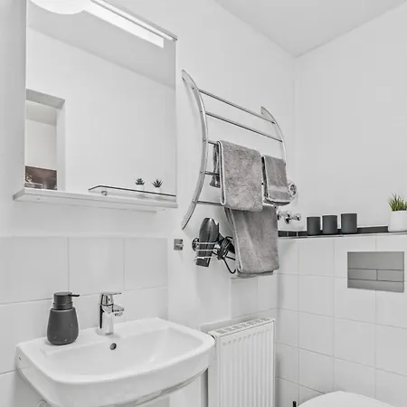 Bat Solutions Altstadt - Alles Was Ein Nicht Bietet - Direkt Am Beruehmten Wasserfall - 151 Qm Stadthaus Von 1732 Fuer 12 Personen - Dachterrasse Mit Grill & Weinbergblick - Garage & Weinkeller Σπίτι διακοπών *