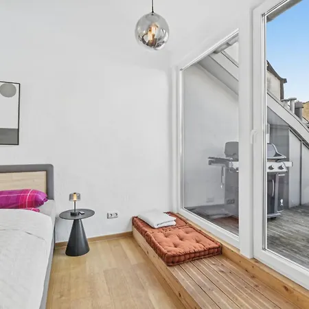 Bat Solutions Altstadt - Alles Was Ein Nicht Bietet - Direkt Am Beruehmten Wasserfall - 151 Qm Stadthaus Von 1732 Fuer 12 Personen - Dachterrasse Mit Grill & Weinbergblick - Garage & Weinkeller * Saarburg