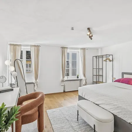 Bat Solutions Altstadt - Alles Was Ein Nicht Bietet - Direkt Am Beruehmten Wasserfall - 151 Qm Stadthaus Von 1732 Fuer 12 Personen - Dachterrasse Mit Grill & Weinbergblick - Garage & Weinkeller * Saarburg