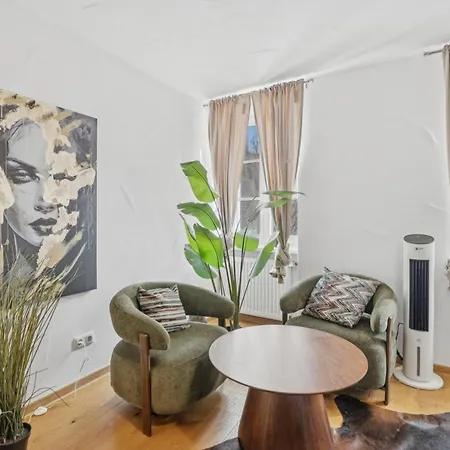 Bat Solutions Altstadt - Alles Was Ein Nicht Bietet - Direkt Am Beruehmten Wasserfall - 151 Qm Stadthaus Von 1732 Fuer 12 Personen - Dachterrasse Mit Grill & Weinbergblick - Garage & Weinkeller Σπίτι διακοπών *