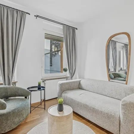Bat Solutions Altstadt - Alles Was Ein Nicht Bietet - Direkt Am Beruehmten Wasserfall - 151 Qm Stadthaus Von 1732 Fuer 12 Personen - Dachterrasse Mit Grill & Weinbergblick - Garage & Weinkeller Σπίτι διακοπών Saarburg