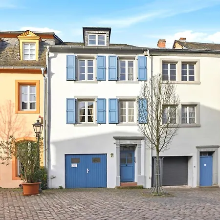 Bat Solutions Altstadt - Alles Was Ein Nicht Bietet - Direkt Am Beruehmten Wasserfall - 151 Qm Stadthaus Von 1732 Fuer 12 Personen - Dachterrasse Mit Grill & Weinbergblick - Garage & Weinkeller *