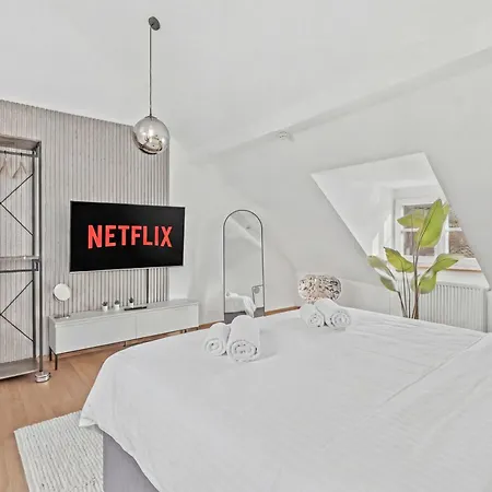 Bat Solutions Altstadt - Alles Was Ein Nicht Bietet - Direkt Am Beruehmten Wasserfall - 151 Qm Stadthaus Von 1732 Fuer 12 Personen - Dachterrasse Mit Grill & Weinbergblick - Garage & Weinkeller Saarburg