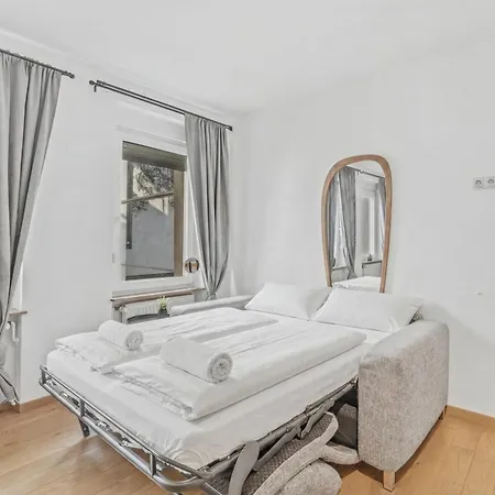 Σπίτι διακοπών Bat Solutions Altstadt - Alles Was Ein Nicht Bietet - Direkt Am Beruehmten Wasserfall - 151 Qm Stadthaus Von 1732 Fuer 12 Personen - Dachterrasse Mit Grill & Weinbergblick - Garage & Weinkeller