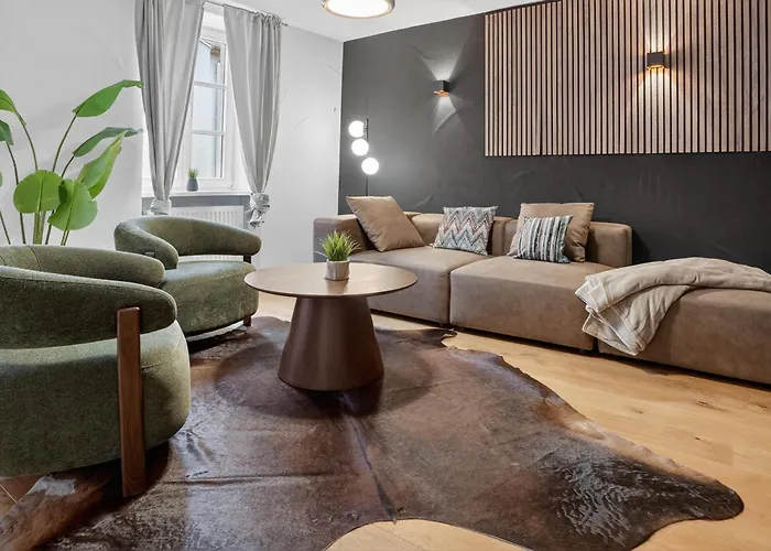 Bat Home Solutions Saarburg Altstadt - Alles Was Ein Hotel Nicht Bietet - Direkt Am Beruehmten Wasserfall - 151 Qm Stadthaus Von 1732 Fuer 12 Personen - Dachterrasse Mit Grill & Weinbergblick - Garage & Weinkeller Prázdninový dům *