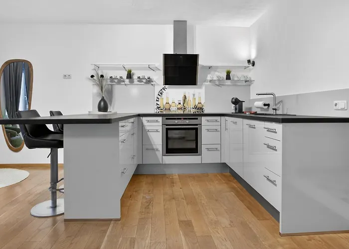 Ferienhaus 3 Queen Beds Waterfall Garage Terrace Center Saarburg