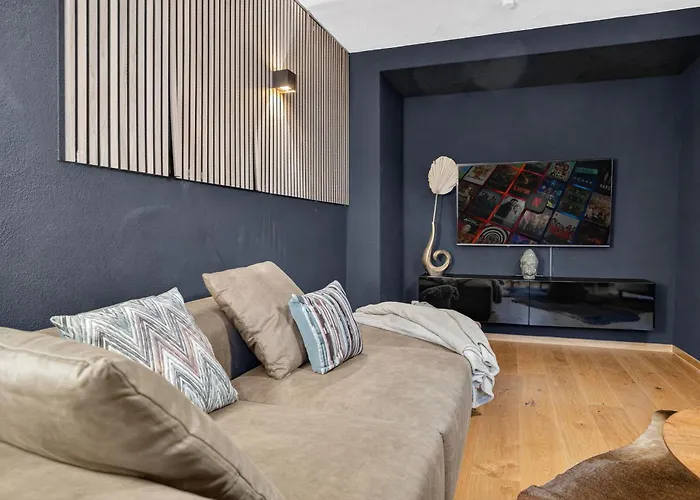 3 Queen Beds Waterfall Garage Terrace Center Saarburg