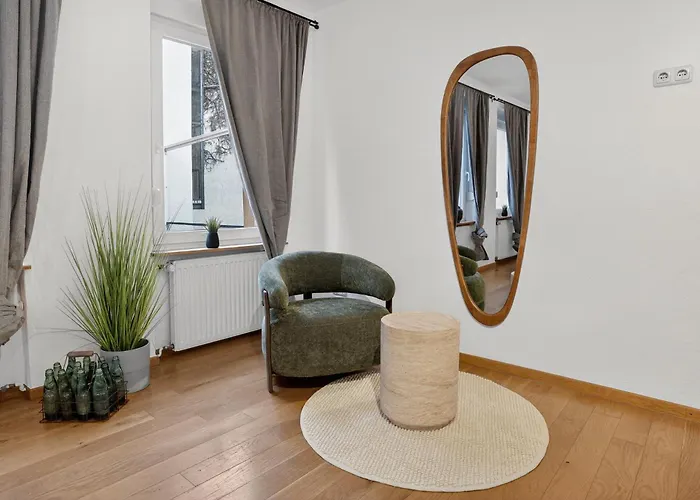 Bat Home Solutions Saarburg Altstadt - Alles Was Ein Hotel Nicht Bietet - Direkt Am Beruehmten Wasserfall - 151 Qm Stadthaus Von 1732 Fuer 12 Personen - Dachterrasse Mit Grill & Weinbergblick - Garage & Weinkeller Σπίτι διακοπών Saarburg