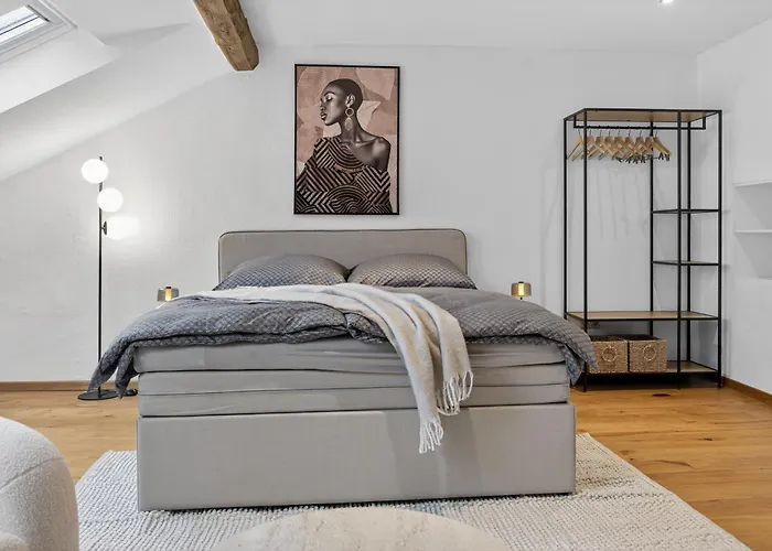 3 Queen Beds Waterfall Garage Terrace Center *