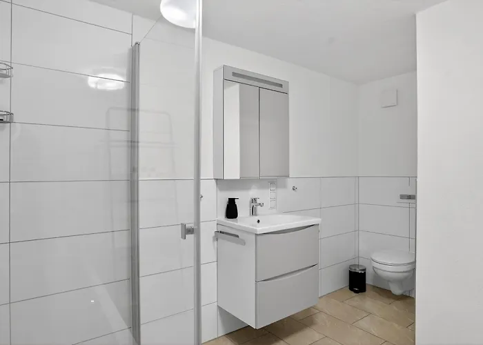 Bat Home Solutions Saarburg Altstadt - Alles Was Ein Hotel Nicht Bietet - Direkt Am Beruehmten Wasserfall - 151 Qm Stadthaus Von 1732 Fuer 12 Personen - Dachterrasse Mit Grill & Weinbergblick - Garage & Weinkeller Σπίτι διακοπών