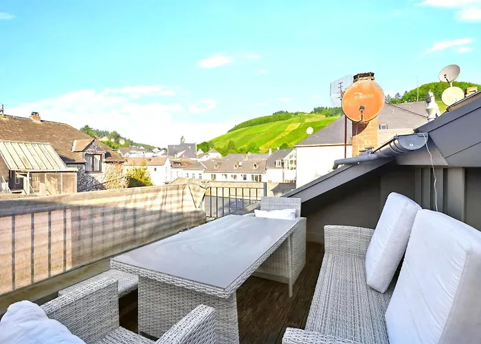 Bat Solutions Altstadt - Alles Was Ein Nicht Bietet - Direkt Am Beruehmten Wasserfall - 151 Qm Stadthaus Von 1732 Fuer 12 Personen - Dachterrasse Mit Grill & Weinbergblick - Garage & Weinkeller