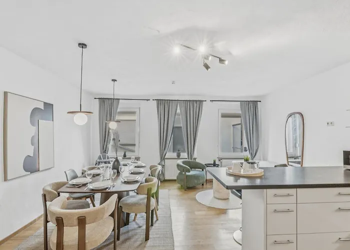 Bat Solutions Altstadt - Alles Was Ein Nicht Bietet - Direkt Am Beruehmten Wasserfall - 151 Qm Stadthaus Von 1732 Fuer 12 Personen - Dachterrasse Mit Grill & Weinbergblick - Garage & Weinkeller * Saarburg