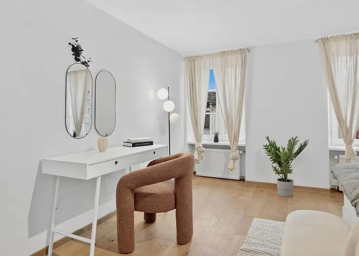 Holiday home Bat Solutions Altstadt - Alles Was Ein Nicht Bietet - Direkt Am Beruehmten Wasserfall - 151 Qm Stadthaus Von 1732 Fuer 12 Personen - Dachterrasse Mit Grill & Weinbergblick - Garage & Weinkeller