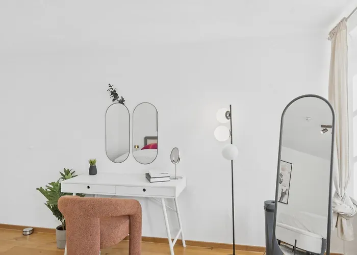 Bat Solutions Altstadt - Alles Was Ein Nicht Bietet - Direkt Am Beruehmten Wasserfall - 151 Qm Stadthaus Von 1732 Fuer 12 Personen - Dachterrasse Mit Grill & Weinbergblick - Garage & Weinkeller Holiday home Saarburg