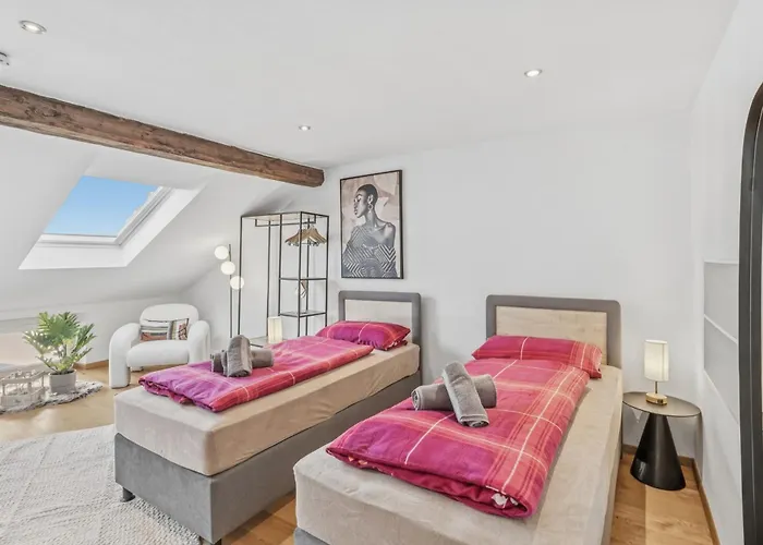 Holiday home Bat Solutions Altstadt - Alles Was Ein Nicht Bietet - Direkt Am Beruehmten Wasserfall - 151 Qm Stadthaus Von 1732 Fuer 12 Personen - Dachterrasse Mit Grill & Weinbergblick - Garage & Weinkeller *