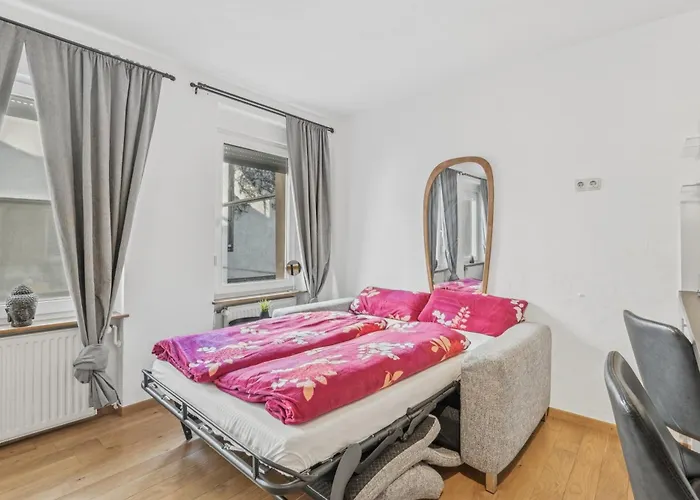 Holiday home Bat Solutions Altstadt - Alles Was Ein Nicht Bietet - Direkt Am Beruehmten Wasserfall - 151 Qm Stadthaus Von 1732 Fuer 12 Personen - Dachterrasse Mit Grill & Weinbergblick - Garage & Weinkeller