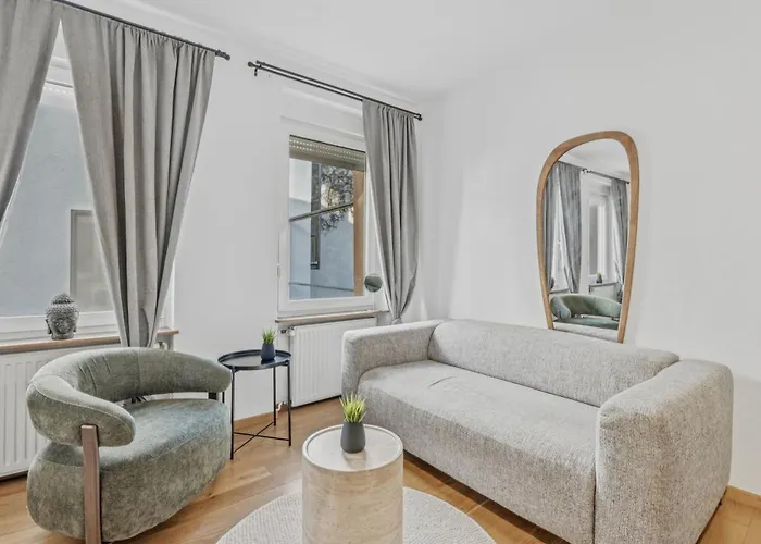 Bat Solutions Altstadt - Alles Was Ein Nicht Bietet - Direkt Am Beruehmten Wasserfall - 151 Qm Stadthaus Von 1732 Fuer 12 Personen - Dachterrasse Mit Grill & Weinbergblick - Garage & Weinkeller Holiday home Saarburg