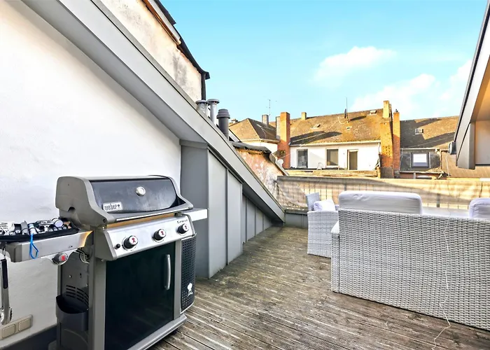 Holiday home Bat Solutions Altstadt - Alles Was Ein Nicht Bietet - Direkt Am Beruehmten Wasserfall - 151 Qm Stadthaus Von 1732 Fuer 12 Personen - Dachterrasse Mit Grill & Weinbergblick - Garage & Weinkeller *